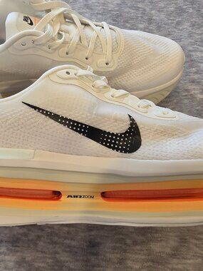 Mens Nike Vomero Premium Sail/Coconut Size 12m New/w-out box